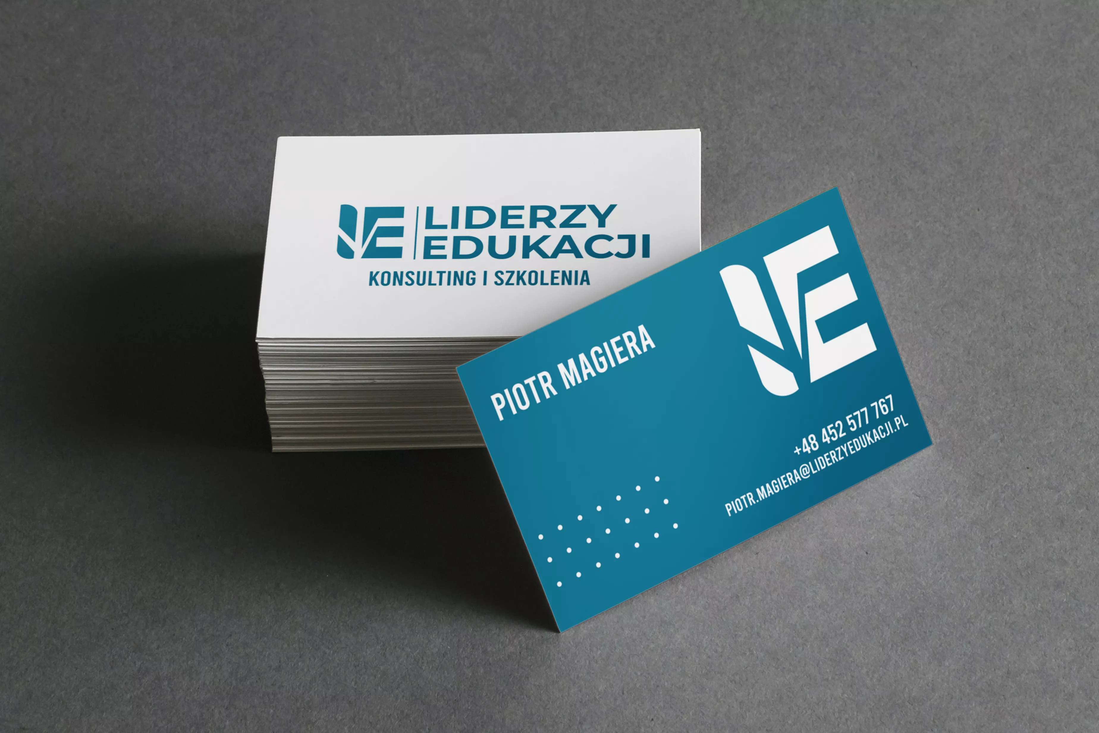 Projekt wizytówki Kraków - Liderzy Edukacji Kraków - Geometry Graphics